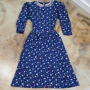 Vintage | Floral Blue Midi Dress with 3/4 Sleeves and Lace Collar Size 8